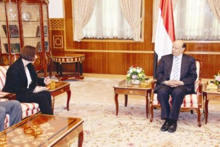 رئيس الجمهورية لدى استقباله الأمين العام المساعد للأمم المتحدة أمس